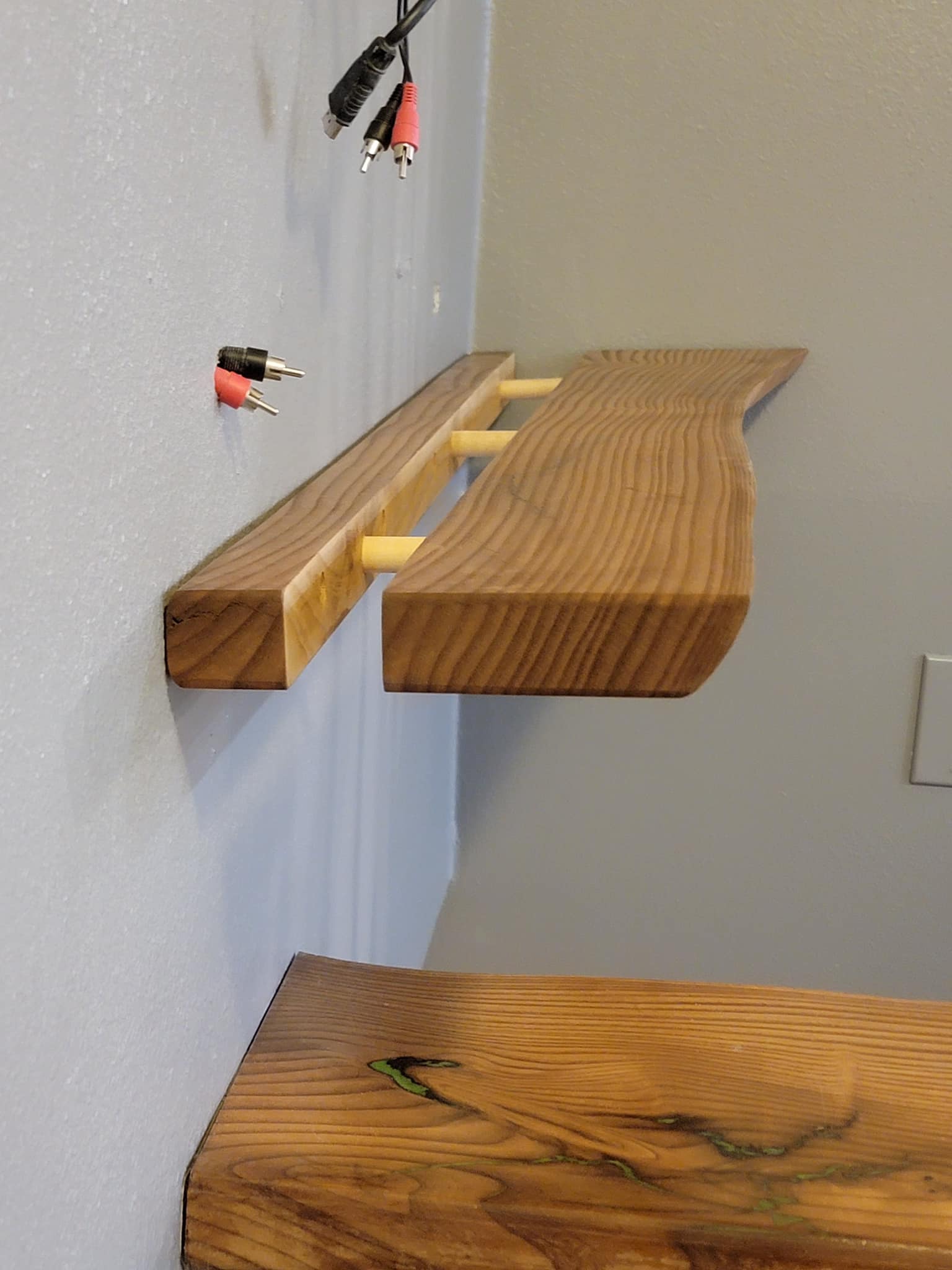 Floating shelf
